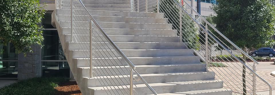 CIRCA® Horizontal Multiline Railing System - Viva… | VIVA Railings