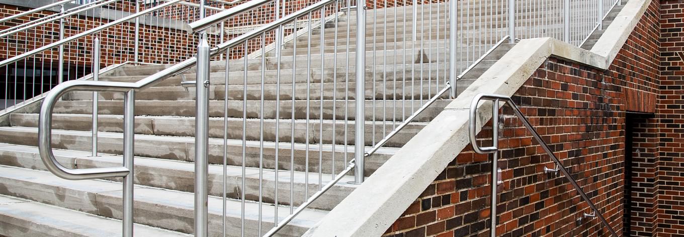 CIRCA® Metal Picket Railing Systems | Viva Railings | VIVA Railings