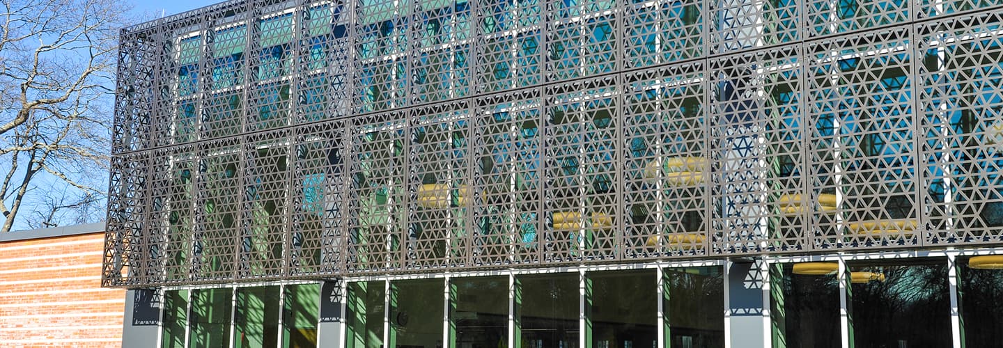 Metalspaces braintree south middle school wall panels