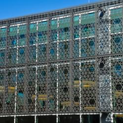 WALL PANELS METALSPACES FOTOFACADE BRAINTREE SOUTH MIDDLE SCHOOL FLAG 8 of 13