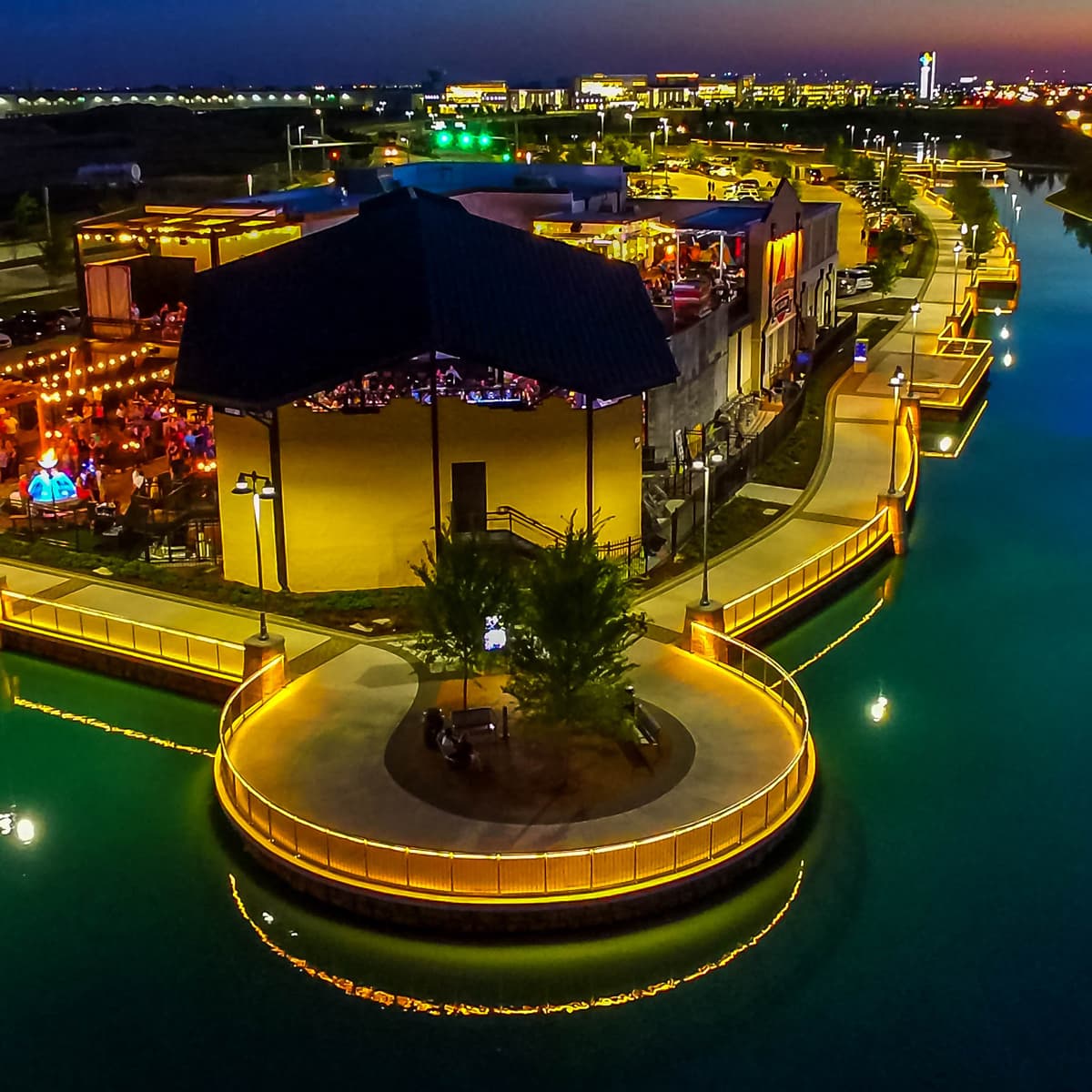 iRAIL™ LED Illuminated Systems | VIVA Railings