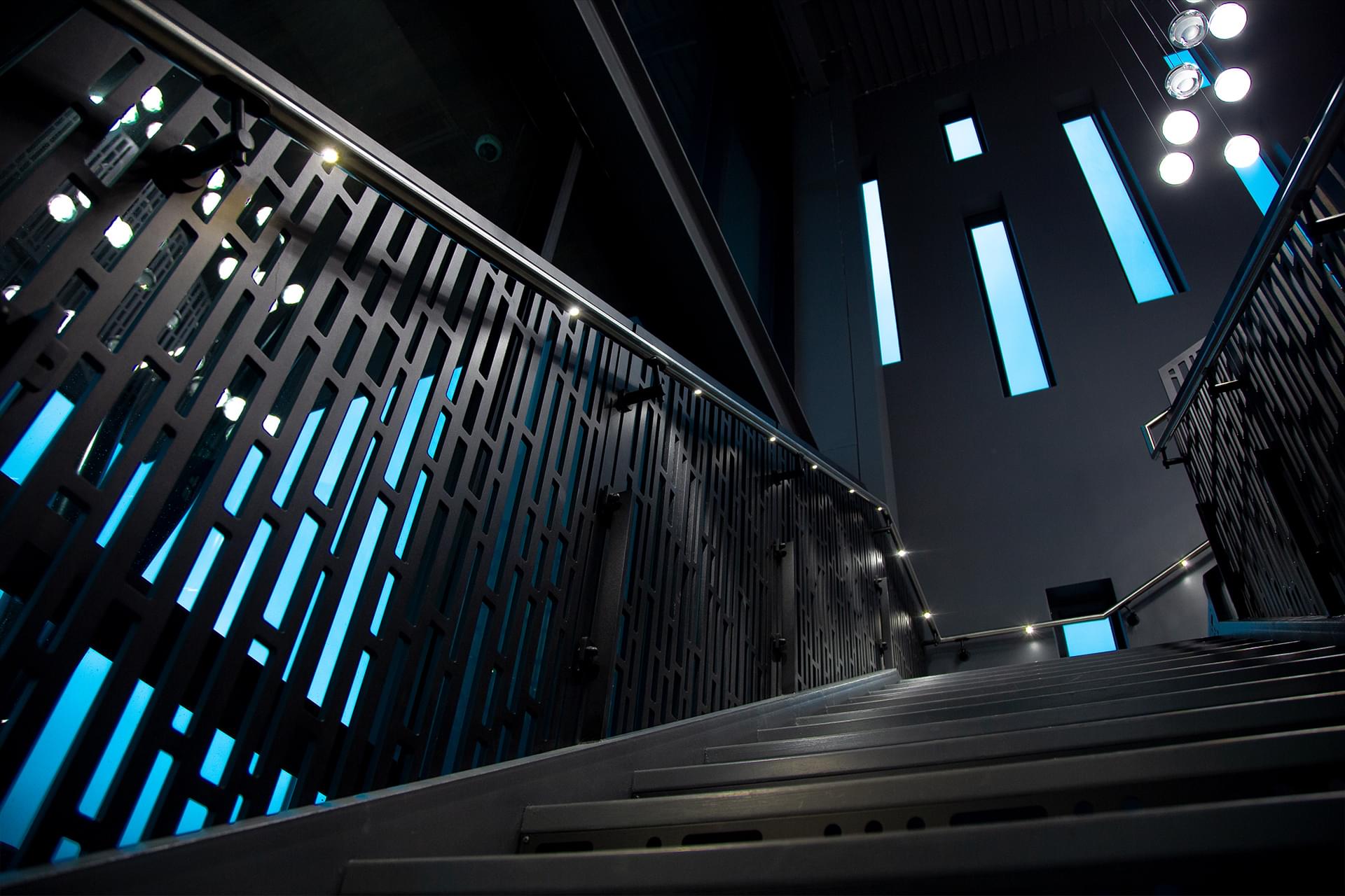 Pod Ramp Railing iRAIL™ LED Pods Illuminated Railing | VIVA Railings | VIVA Railings
