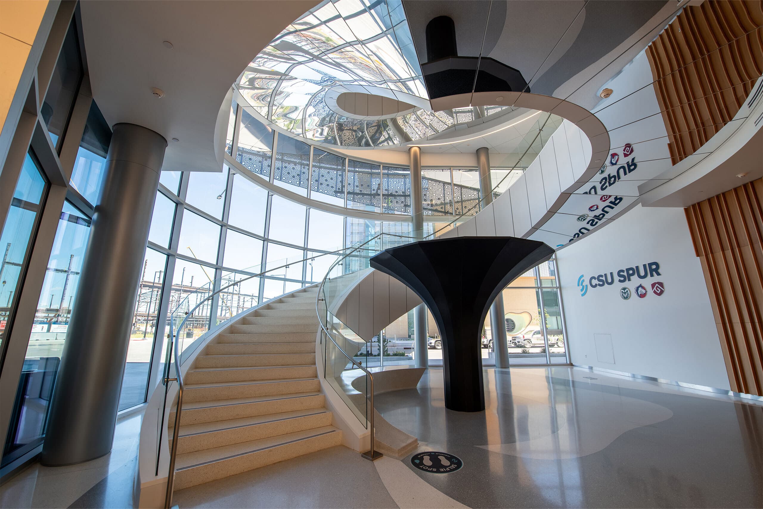 Aluminum & Glass Railing System: SHOE™ | Viva Railings