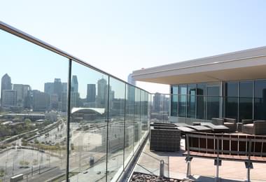 WINDWALL Glass Screen System