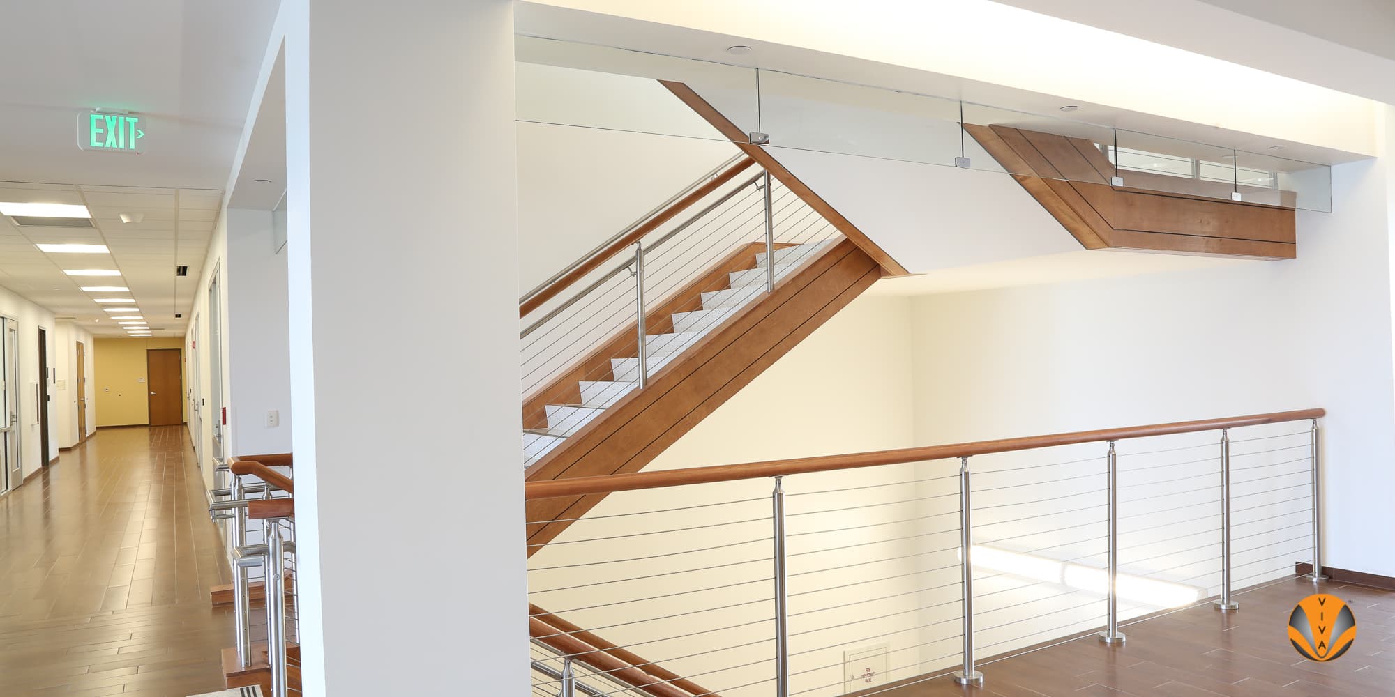 CABLE RAILING WOOD TOPRAIL UMHB CIRCA