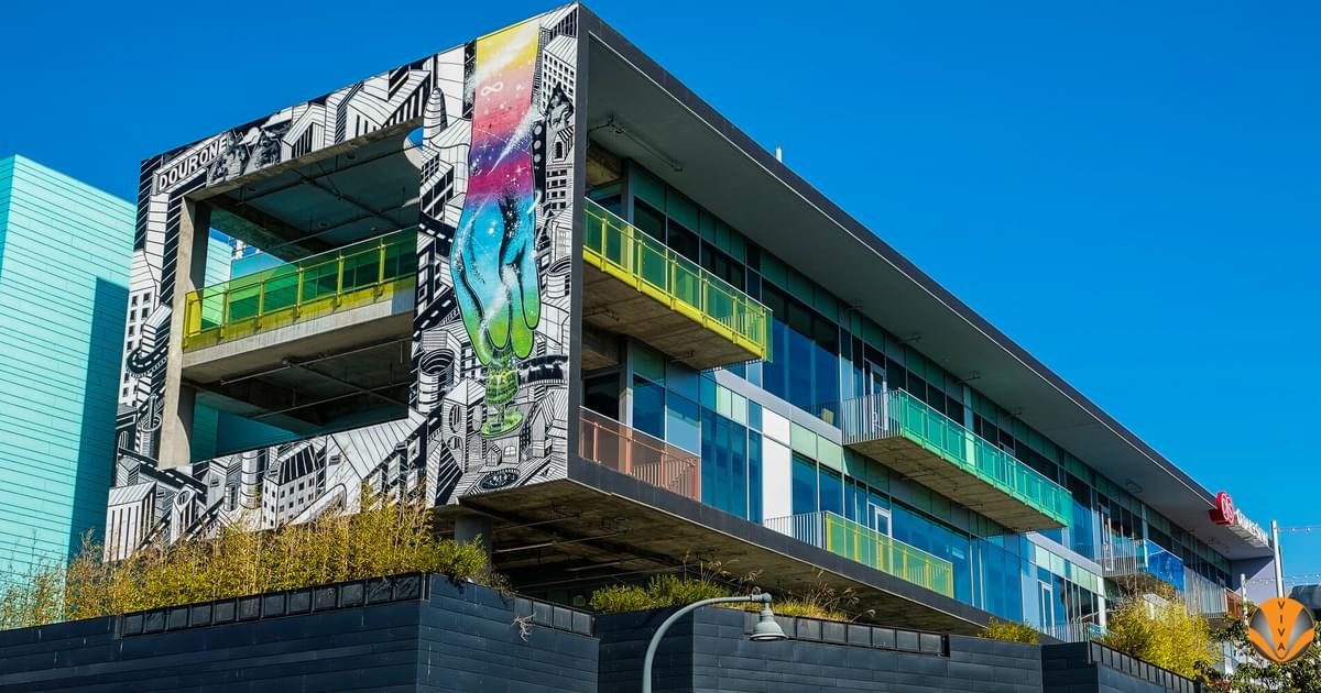 Coloured Glass Railing VIVA Railings | Colored Glass Railing | Runway at Playa Vista - VIVA…
