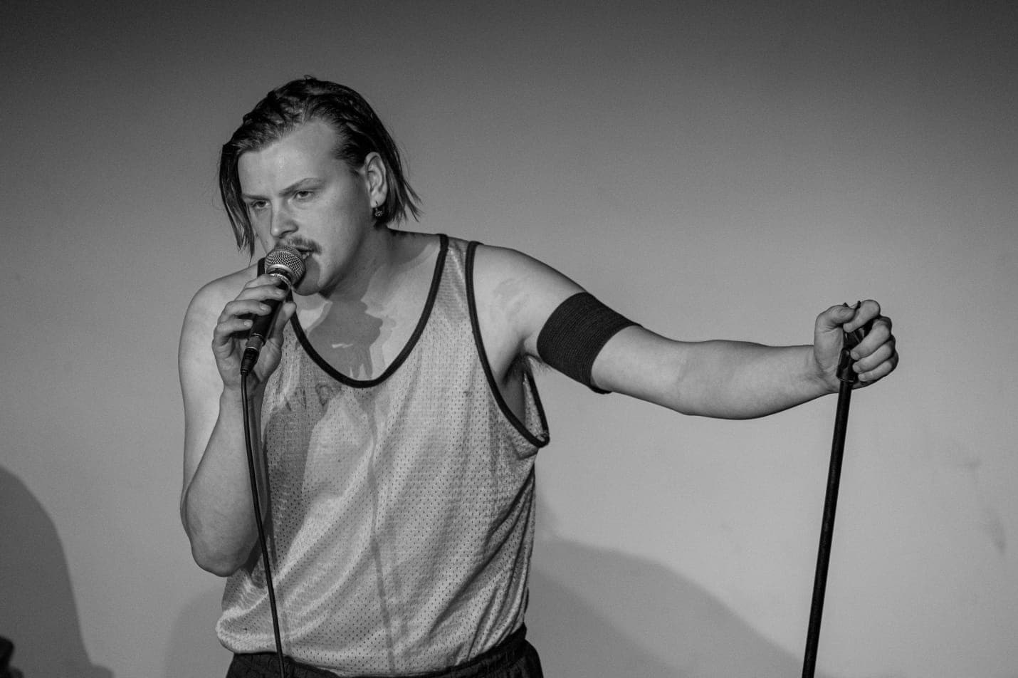 Max zwart wit actieportret