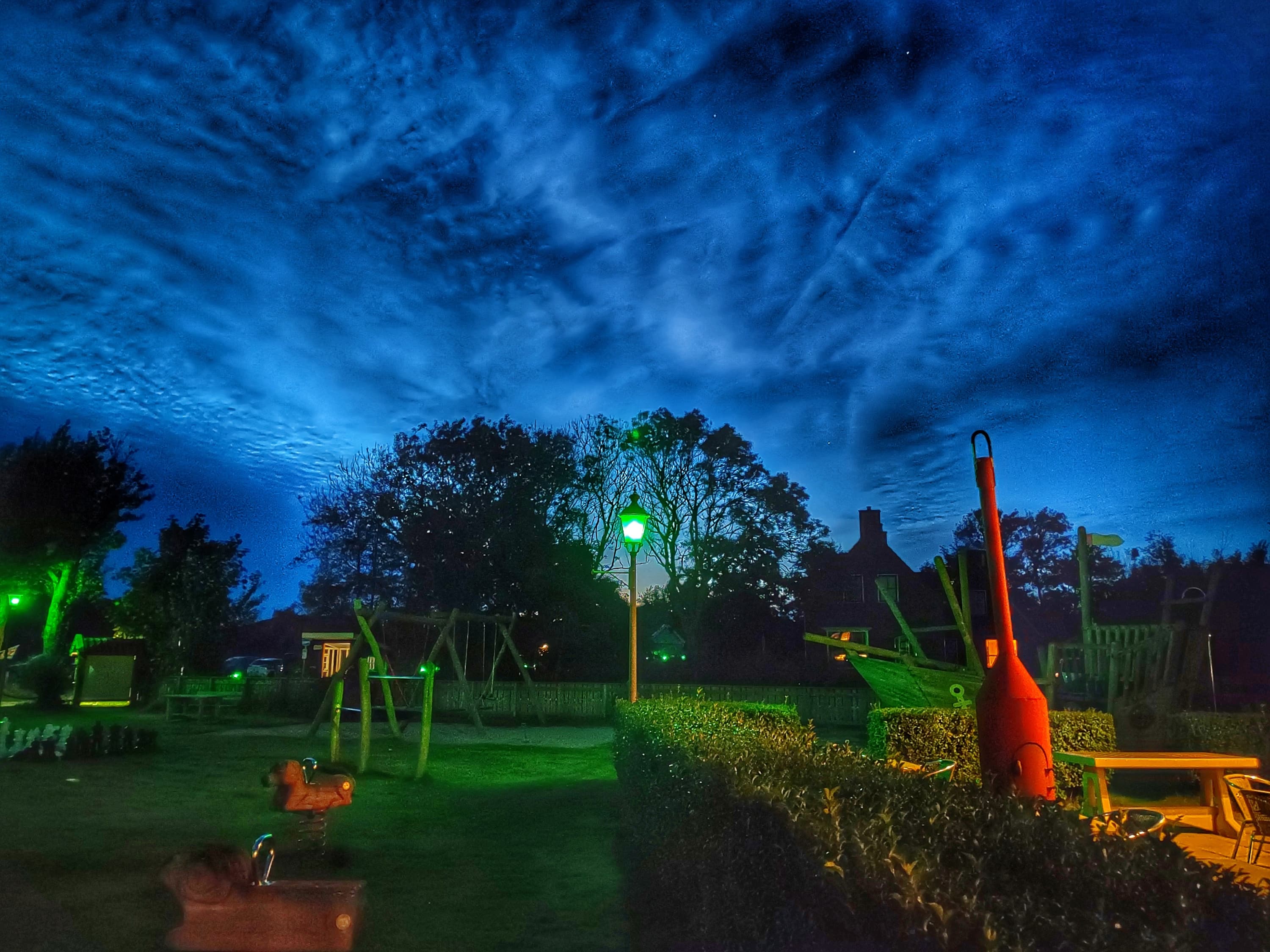 Blue hour Dark Sky Tjermelan Oosterend Terschelling groene verlichting