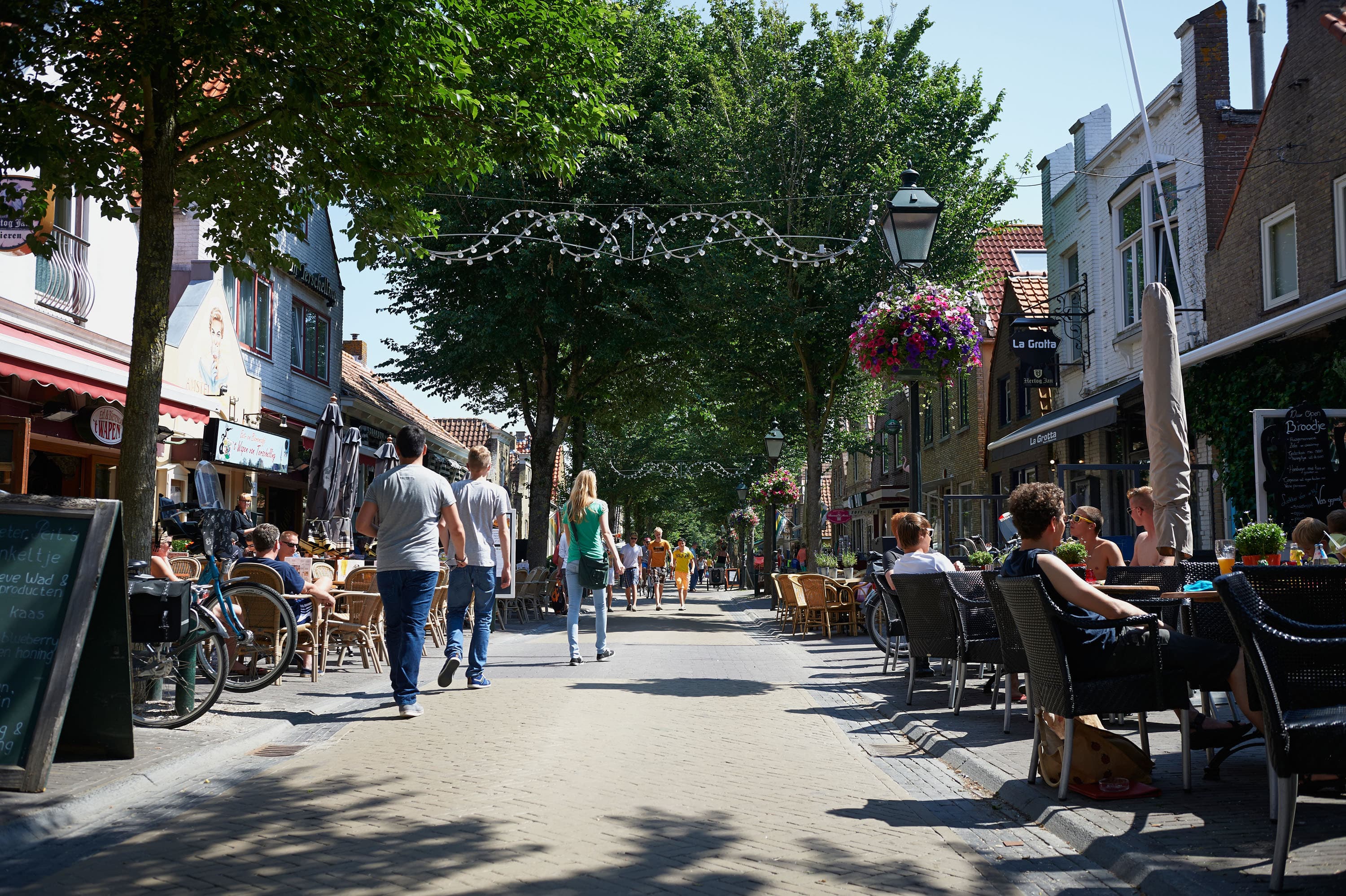 VVV Terschelling Midsland winkelen straat dorp Oosterburen shoppen