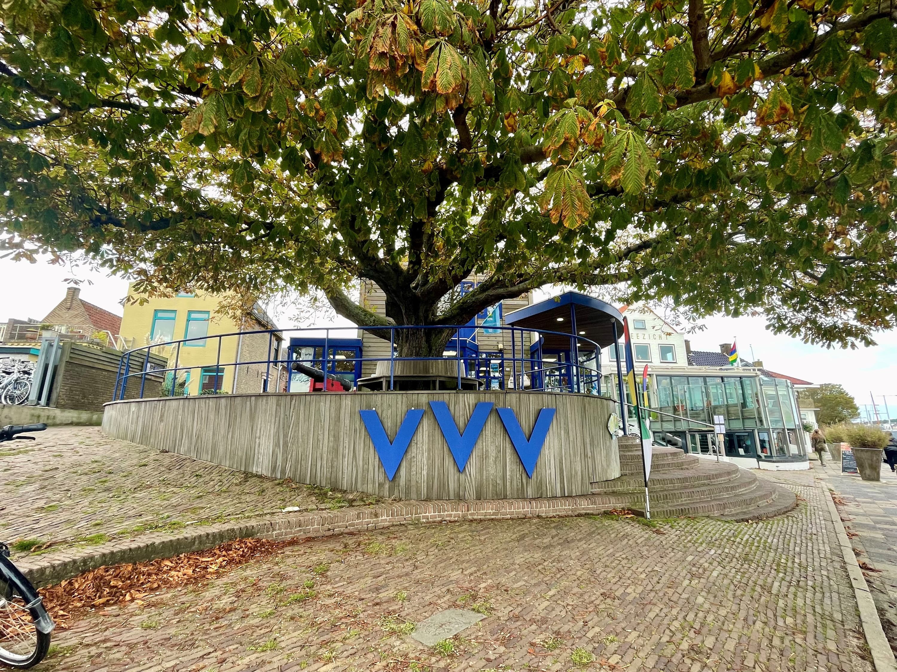 Voorkant vvv uitgezoomed