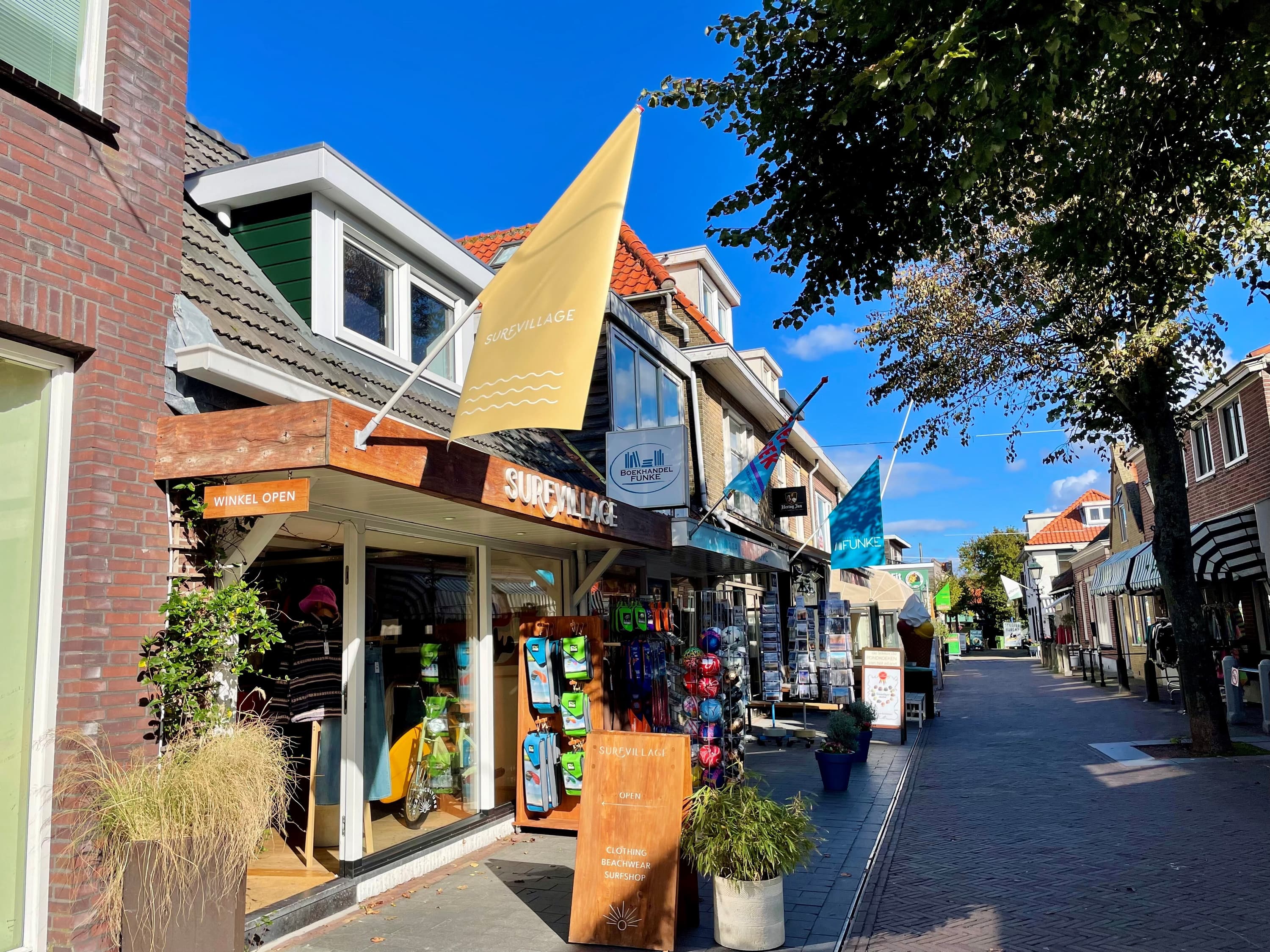 Winkelen op West Surfvillage