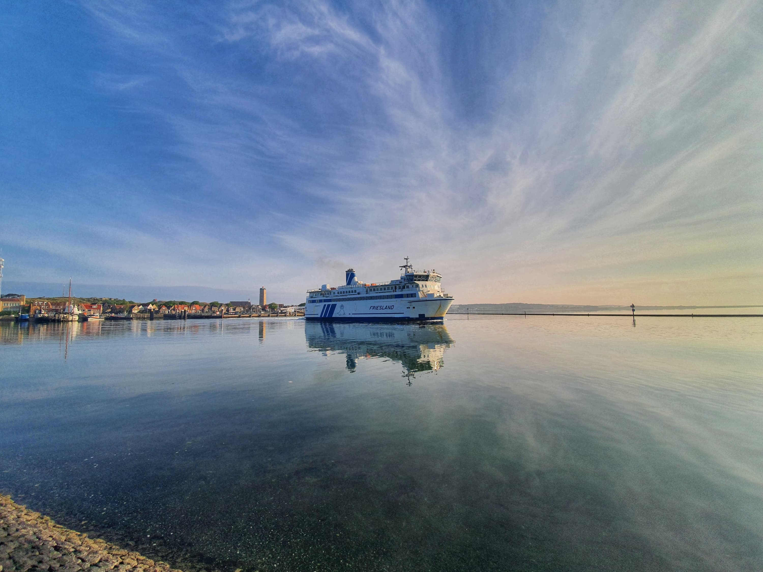 Veerboot in haven