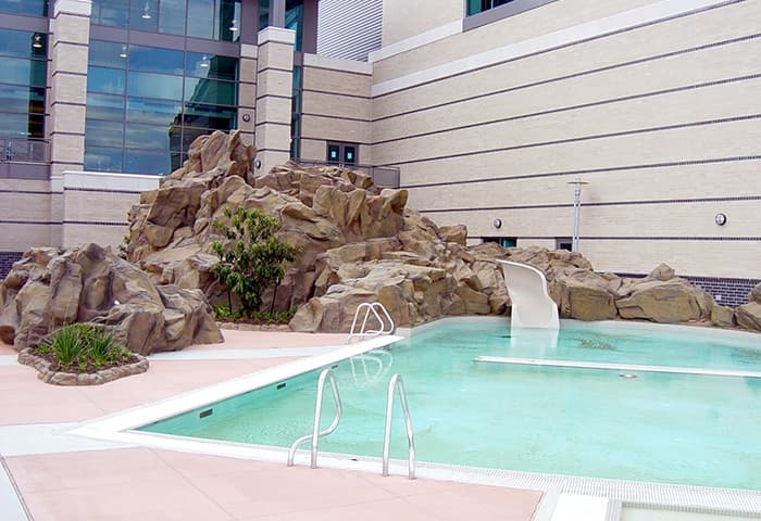 Universityhouston Pool Sliderdetail2 700X480