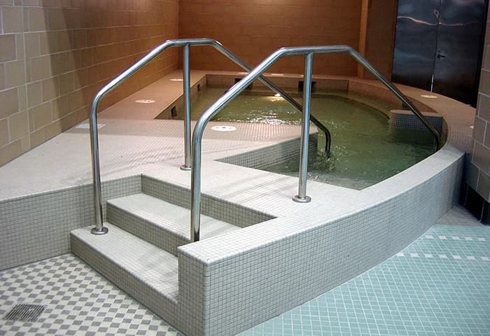 Universityhouston Pool Sliderdetail5 700X480