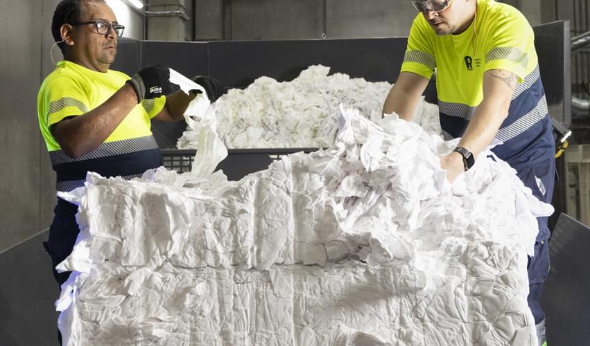 Textile Waste from post-industrial or post-consumer origin, entering the Recover™ recycling process to produce high-quality, low-impact mechanically recycled cotton fibers