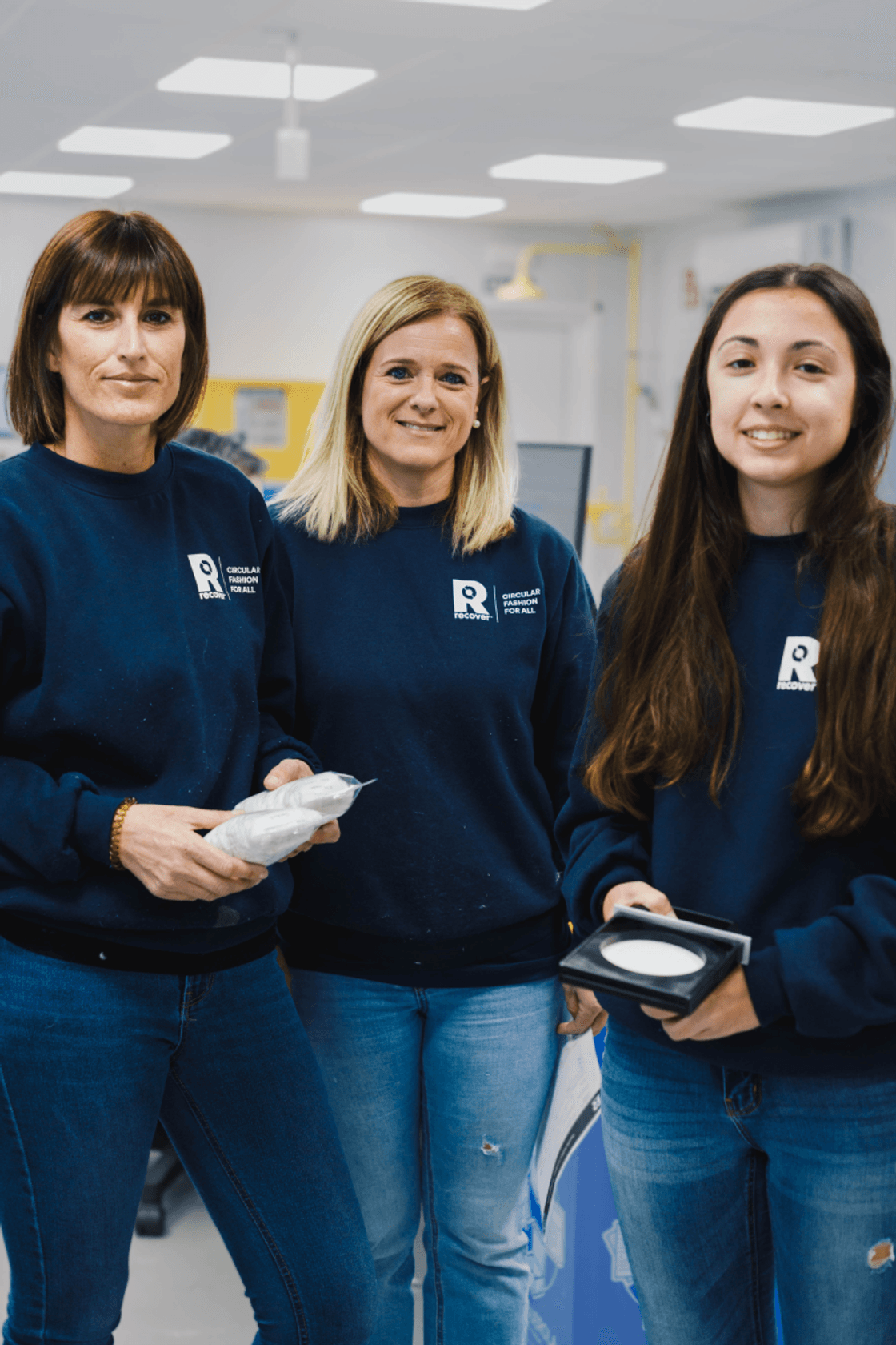 Picture of the Recover™ lab employees at our facilities in Banyeres de Mariola, Spain