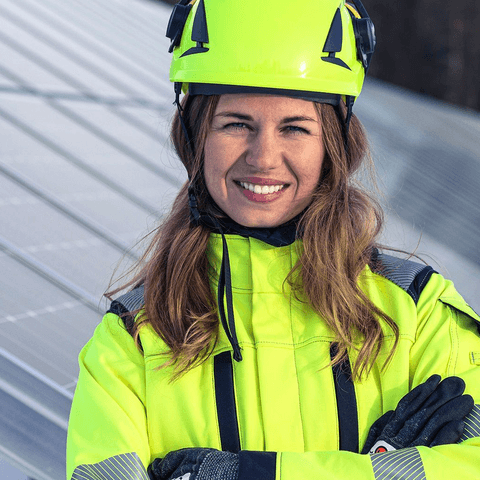 Female worker wearing PPE