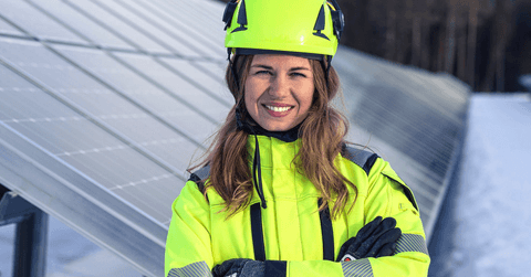 Female worker wearing PPE