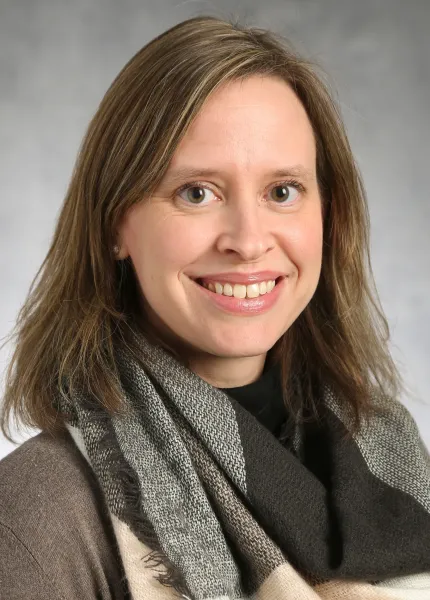Elsbecker Sara bio