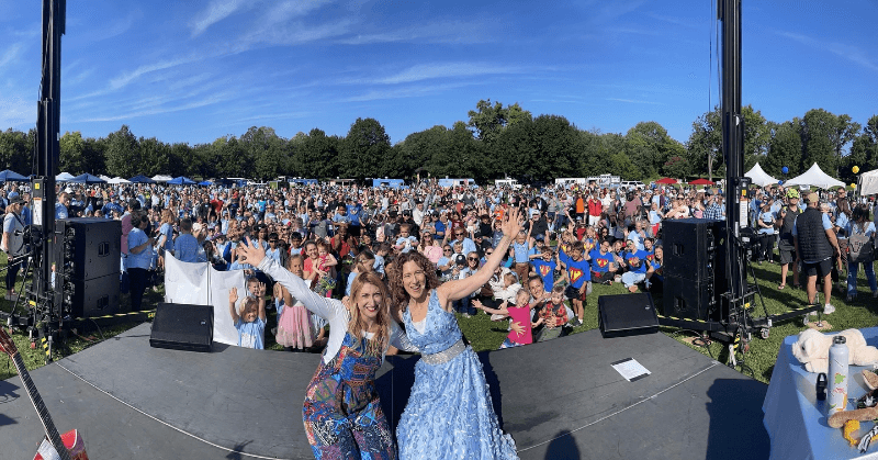 Laurie Berkner Crowd